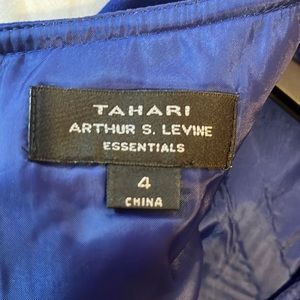 Gorgeous form fitting dress Royal Blue